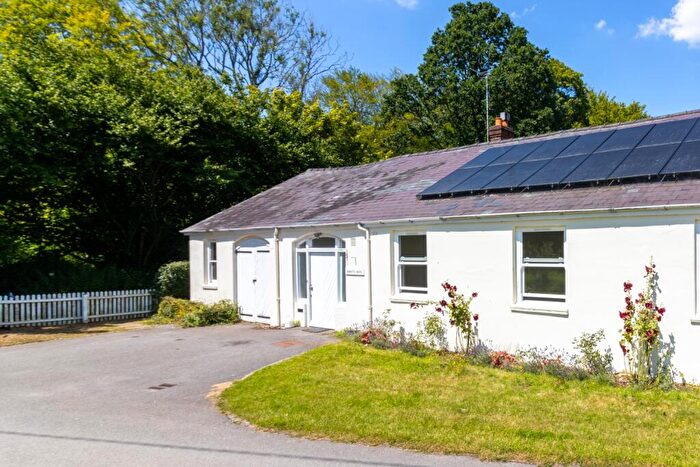 3 Bedroom Semi-Detached Bungalow To Rent In Swarraton, Alresford, SO24