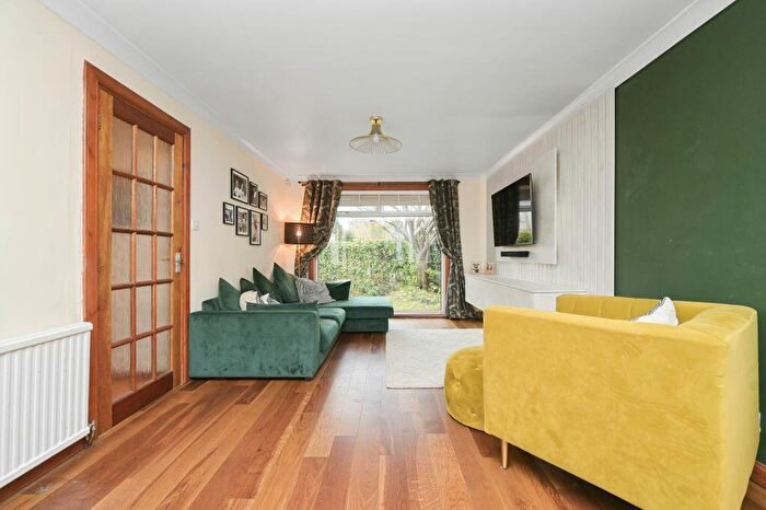 4 Bedroom Detached House For Sale In Mortonhall Park Drive, Edinburgh, EH17