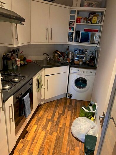 Studio To Rent In Ellesmere Road, London, W4