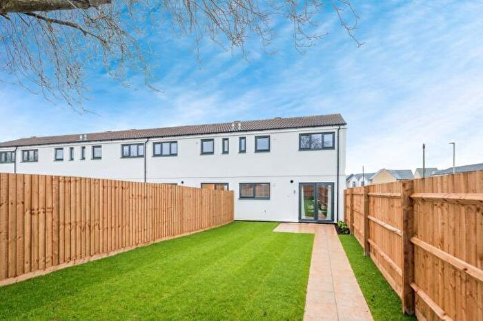 2 Bedroom End Of Terrace House To Rent In Kenley Avenue, Carterton, OX18