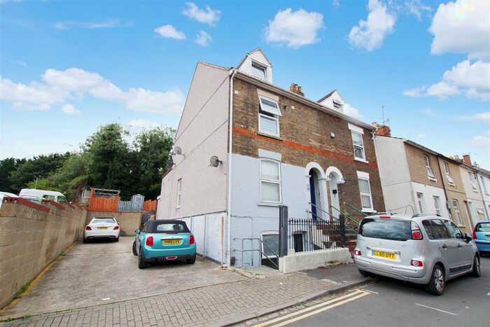 1 Bedroom Maisonette To Rent In Cross Street, Old Town, Swindon, SN1