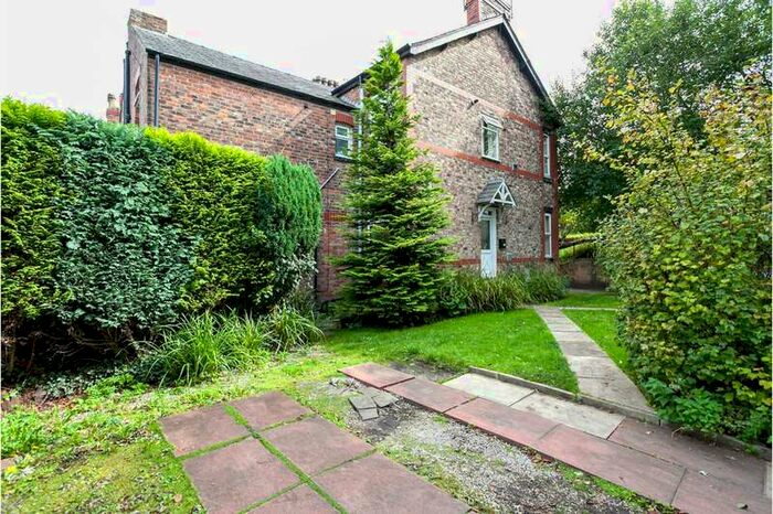 1 Bedroom Apartment To Rent In Woodlands Road, Altrincham, Cheshire, WA15