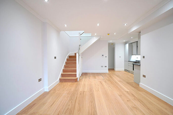 2 Bedroom Apartment To Rent In Chatsworth Road, NW2