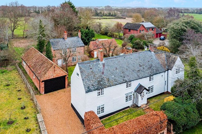 4 Bedroom Detached House For Sale In High Street, Lower Dean, Huntingdon, PE28