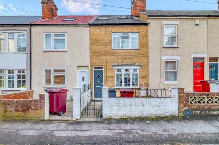 3 Bedroom Terraced House To Rent In Blenheim Gardens, Reading, RG1