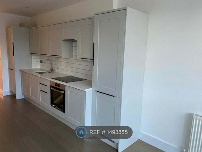 2 Bedroom Flat To Rent In London Road, Isleworth, TW7