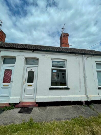 1 Bedroom Terraced House To Rent In The Square, Grimsby, DN32