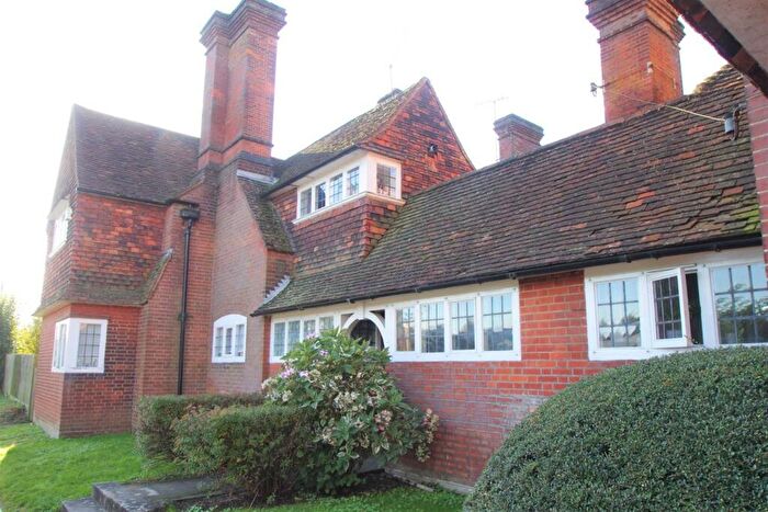 1 Bedroom Flat To Rent In Hollybanks, , Hemel Hempstead, HP3