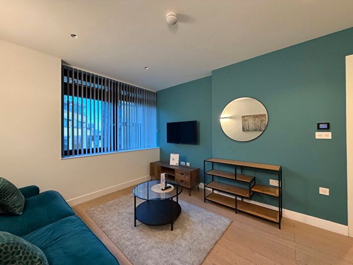 1 Bedroom Flat To Rent In Harlequin Avenue, Brentford, TW8