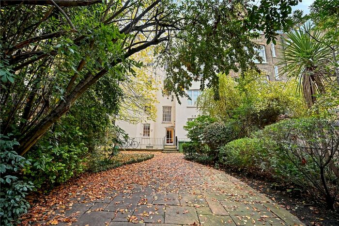 1 Bedroom Flat To Rent In Kensington Square, Kensington, London, W8