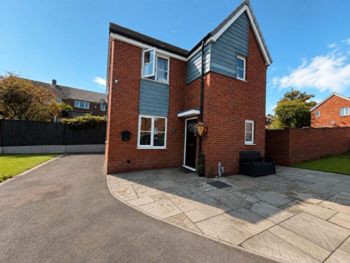 3 Bedroom Detached House For Sale In Larch Place, Barnsley, S70