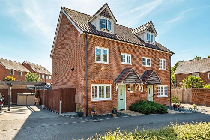 4 Bedroom Semi-Detached House For Sale In Barn Owl Drive, Bracknell, Berkshire, RG12