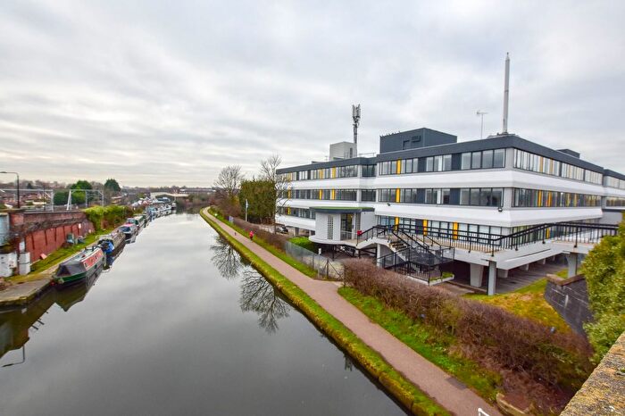 2 Bedroom Flat For Sale In Park Road, Timperley, WA14