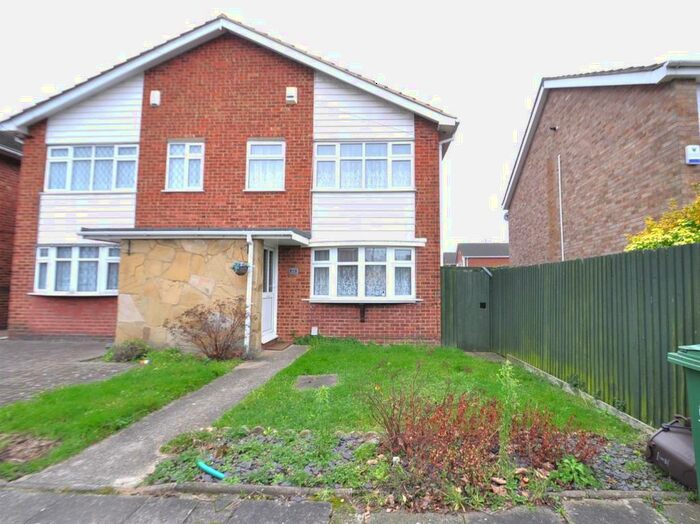 3 Bedroom Semi-Detached House To Rent In Clare Way, Bexleyheath, DA7