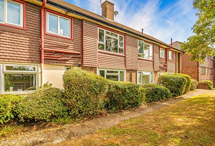 1 Bedroom Flat For Sale In London Road, Redhill, Surrey, RH1