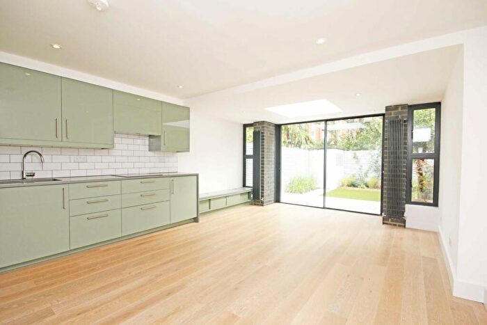 4 Bedroom House To Rent In Penderyn Way, Tufnell Park, N7