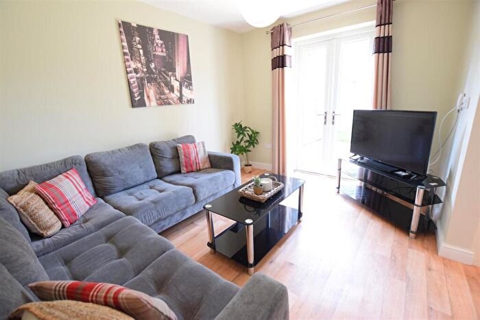 3 Bedroom Terraced House To Rent In Sudbrooke Drive - Student House - /, LN2