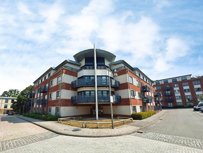 2 Bedroom Flat For Sale In Merlin Road, Farnborough, Hampshire, GU14