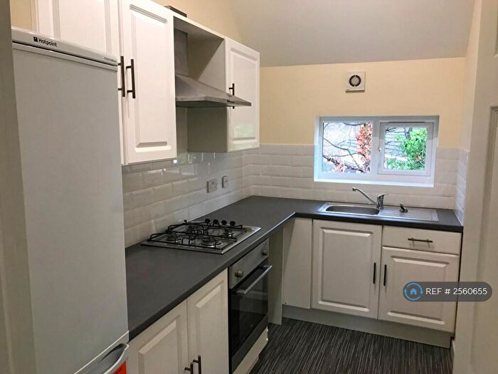 3 Bedroom Flat To Rent In Ladybarn Crescent, Manchester, M14