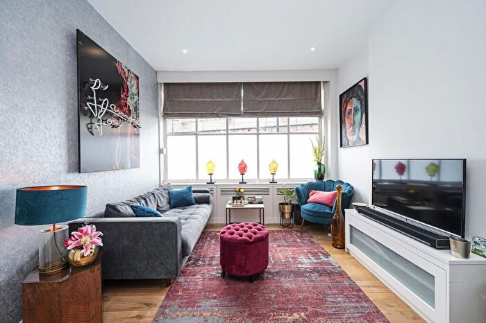 3 Bedroom Terraced House For Sale In Virginia Road, Shoreditch, London, E2