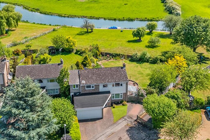 4 Bedroom Detached House For Sale In The Moorings, Woodford, NN14