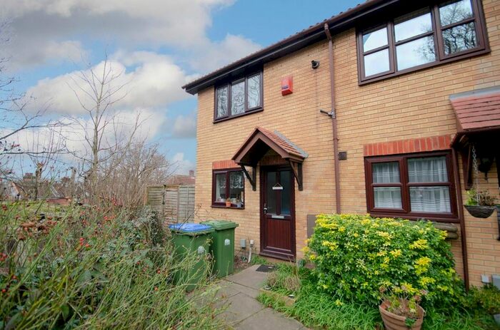 2 Bedroom End Of Terrace House To Rent In Wrights Hill, Southampton, SO19
