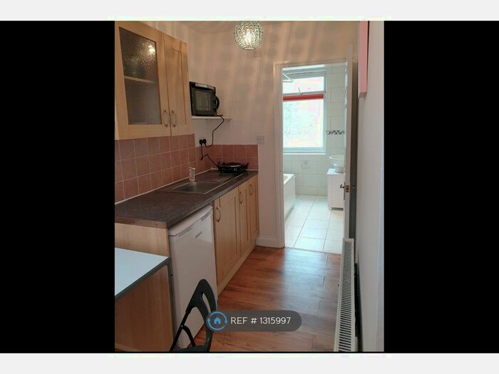 Studio To Rent In Ribblesdale Avenue, Northolt UB5