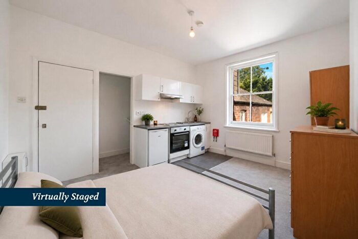 Studio To Rent In Stanley Gardens, Willesden Green, NW2