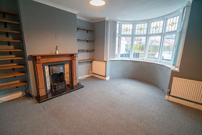 3 Bedroom Semi-Detached House For Sale In Woodford Green Road, Birmingham, B28