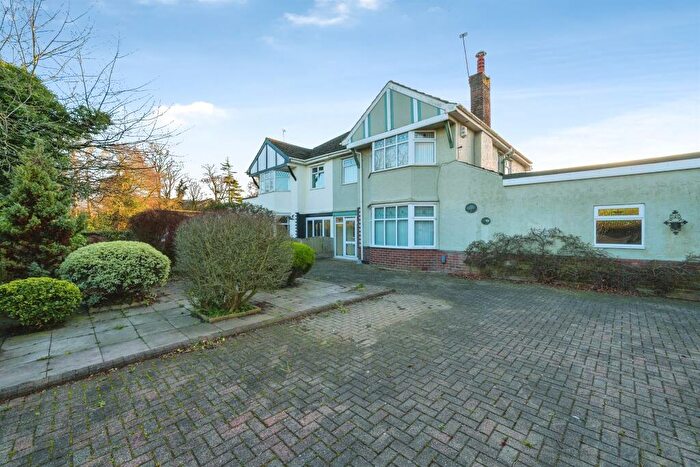 4 Bedroom Detached House For Sale In New Chester Road, Wirral, CH62