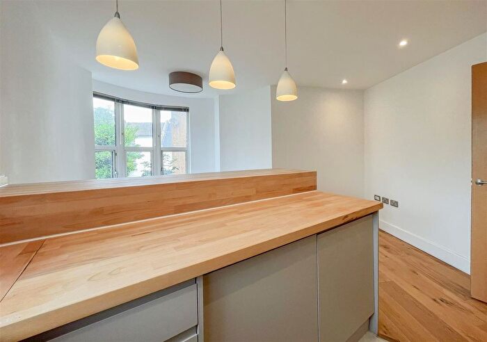 2 Bedroom Flat To Rent In Castle Hill Road, Hastings, TN34