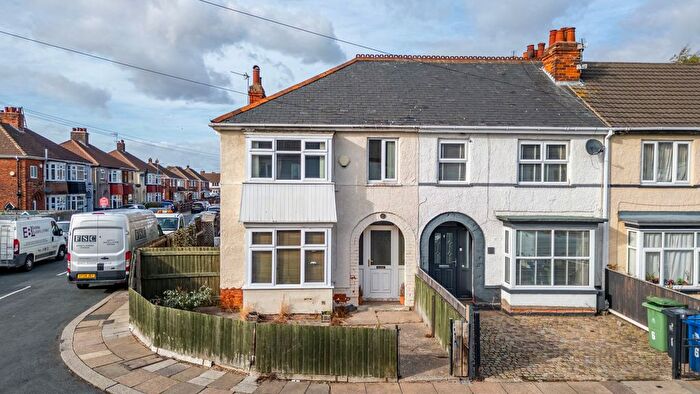 3 Bedroom End Of Terrace House For Sale In Escart Avenue, Grimsby, South Humberside, DN32