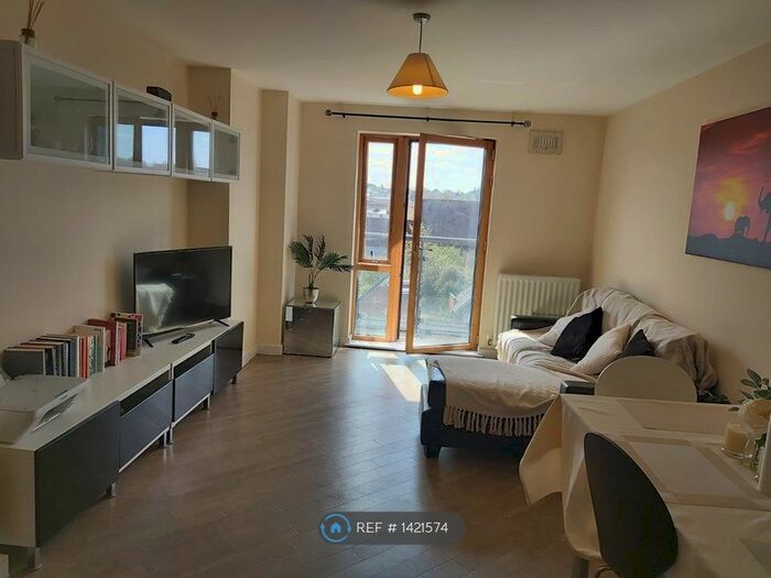 2 Bedroom Flat To Rent In , Reading, RG1