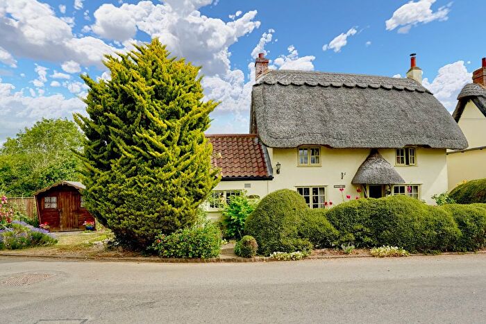 2 Bedroom Detached House For Sale In Keysoe Row West, Keysoe, Bedford, MK44