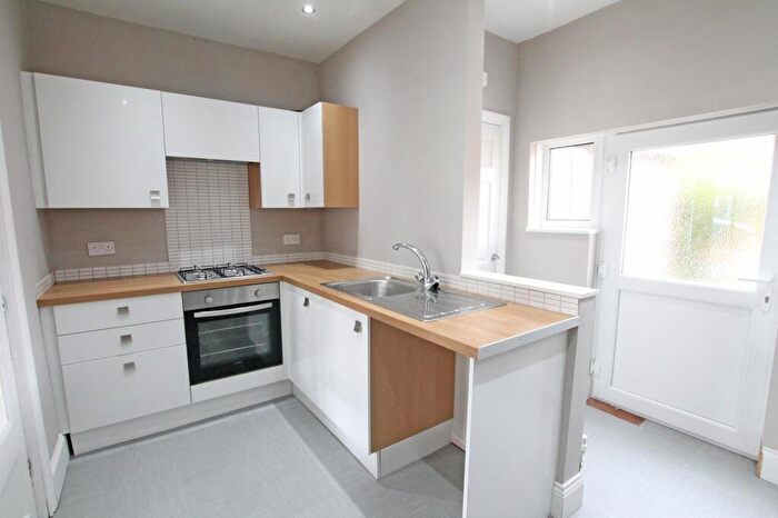 2 Bedroom Detached House To Rent In Perth Street West, HU5