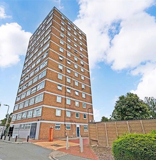 1 Bedroom Flat For Sale In St. Andrews Tower, Baird Avenue, Southall, UB1