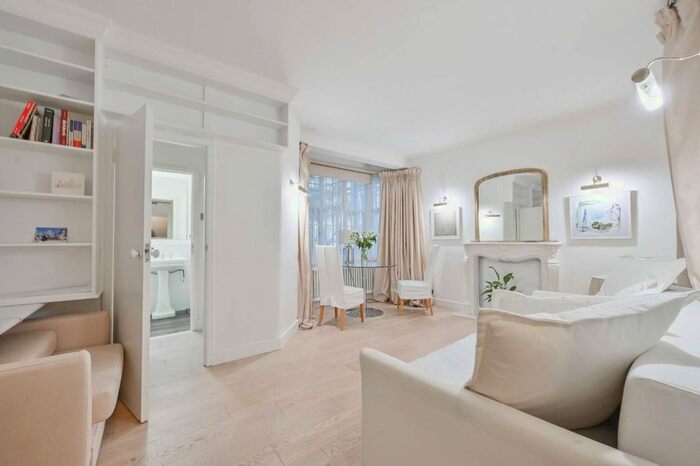 Studio To Rent In Queens Square, Bloomsbury, London, WC1N