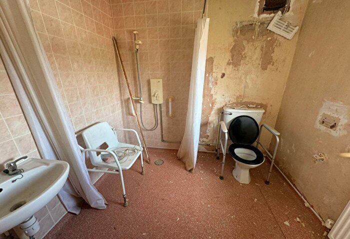 3 Bedroom Terraced House For Sale In Kitchener Road, Dudley, West Midlands, DY2