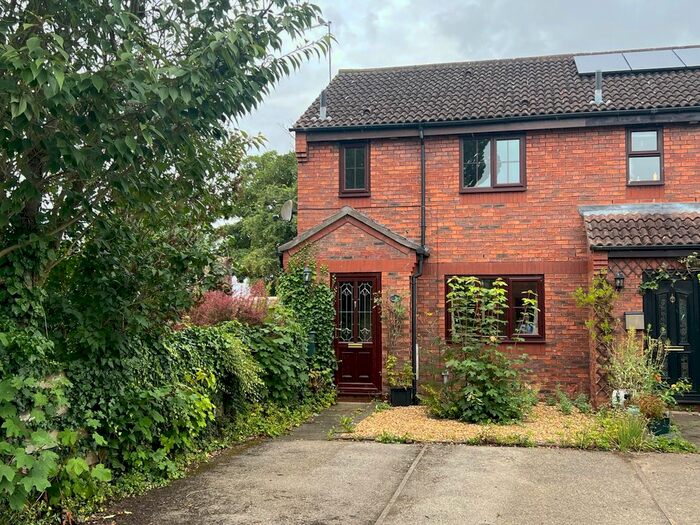 3 Bedroom End Of Terrace House For Sale In The Spinney, Half Moon Street, Linton On Ouse, York, YO30