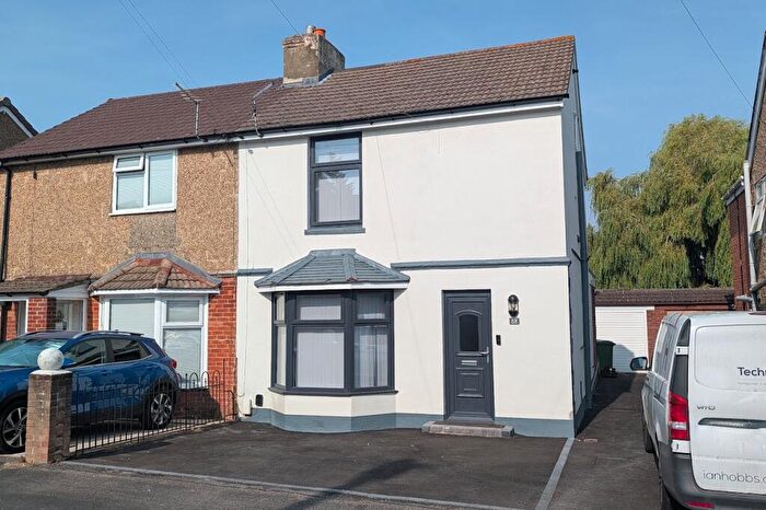 3 Bedroom Semi-Detached House For Sale In Laburnum Road, Fareham, PO16