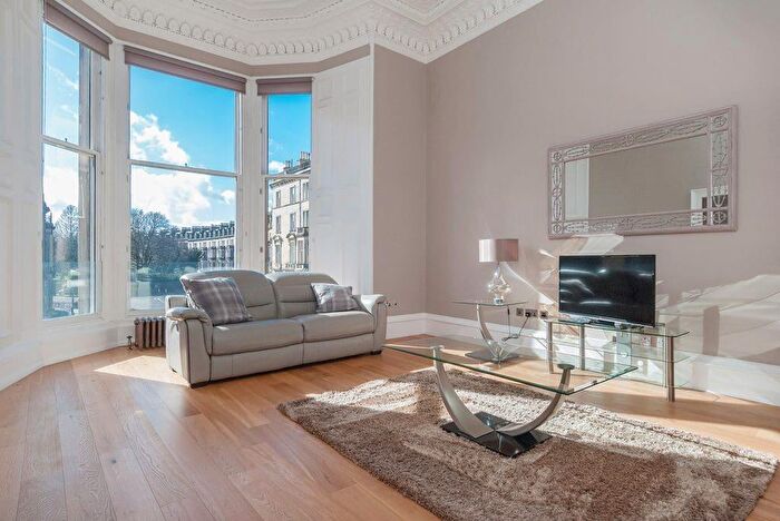 2 Bedroom Flat To Rent In L Palmerston Place, Edinburgh, EH12