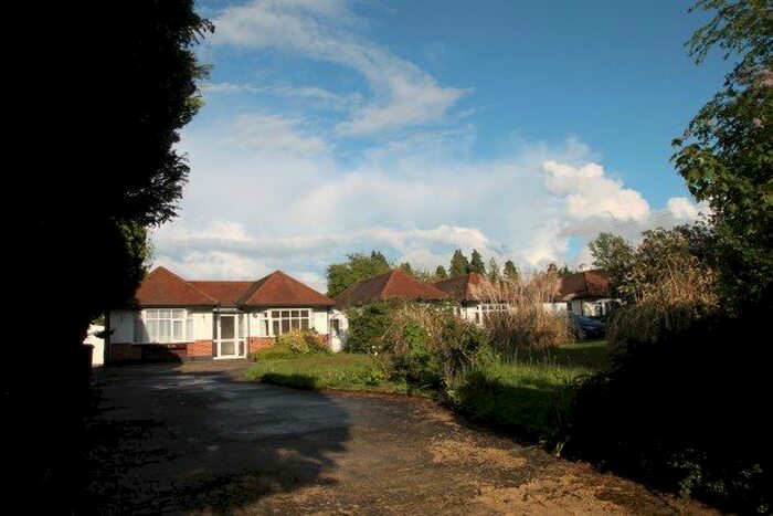3 Bedroom Bungalow To Rent In Coulsdon Road, Coulsdon, CR5