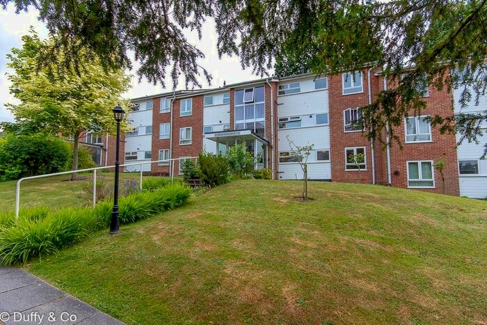 2 Bedroom Flat To Rent In Paddockhall Road, Haywards Heath, RH16