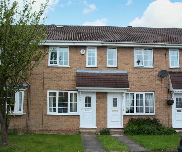 2 Bedroom Property To Rent In Lea Mill Park Drive, Yeadon, Leeds, LS19