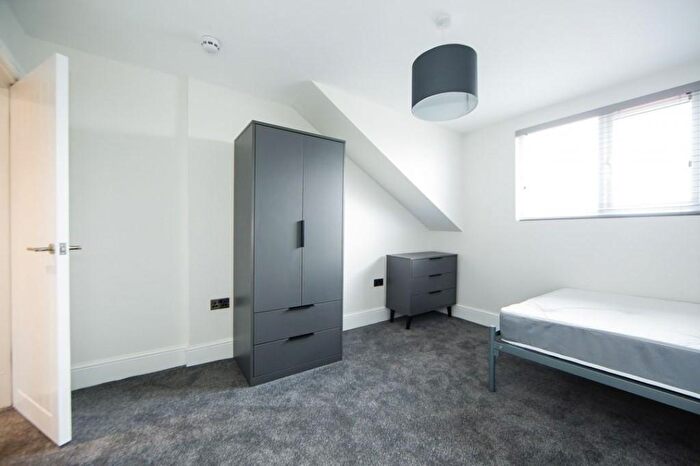 6 Bedroom House To Rent In Burchett Terrace, Leeds, LS6