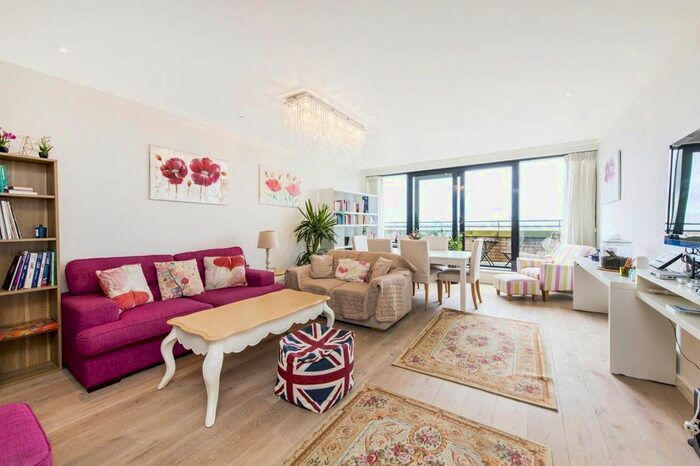 3 Bedroom Flat To Rent In Cromwell Road, South Kensington, London, SW7