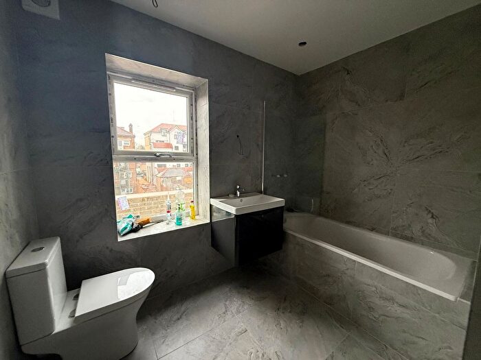 1 Bedroom Flat To Rent In Station Road, London, N11