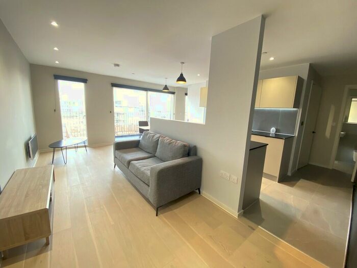 2 Bedroom Apartment To Rent In City Gardens, B Spinners Way, M15