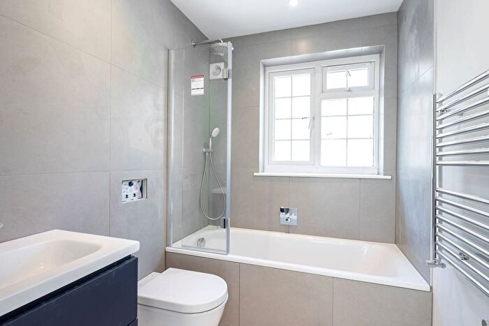 1 Bedroom Flat To Rent In Raymond Road, Wimbledon Village, London, SW19