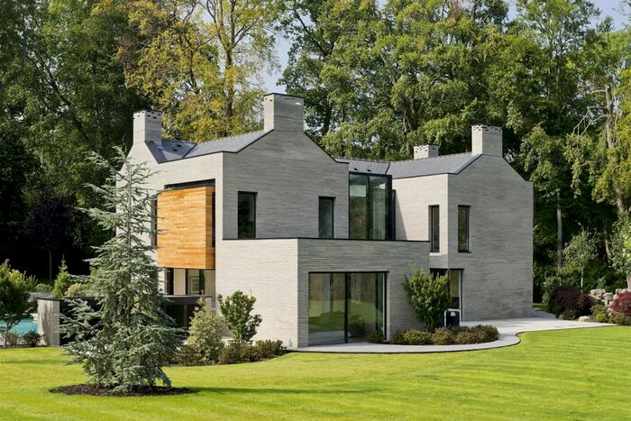 6 Bedroom Flat To Rent In Hammersley Lane, Penn, HP10